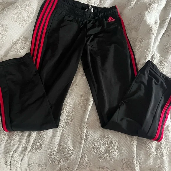 Women’s pink and black adidas track suit both are size medium view all pictures! - Picture 6 of 8